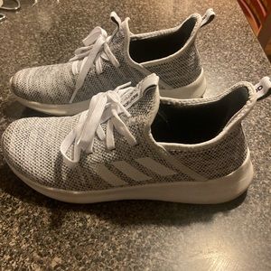 COPY - COPY - ADIDAS Cloud-foam Slip On’s! Size 5.5 Black & White